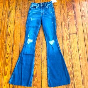 Hollister High Rise Flare Jeans 0 Long (W24/L33) NWT